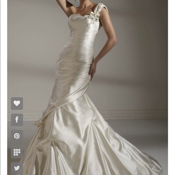 NWT wedding gown - Picture 1 of 8